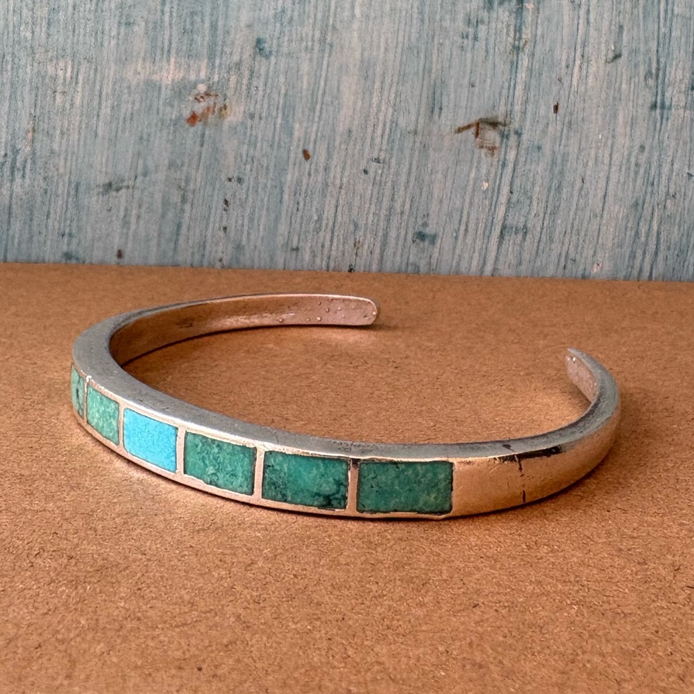 Old Navajo Turquoise Inlay Coin Silver Cuff Bracelet - Green Blue - Picture 6 of 15
